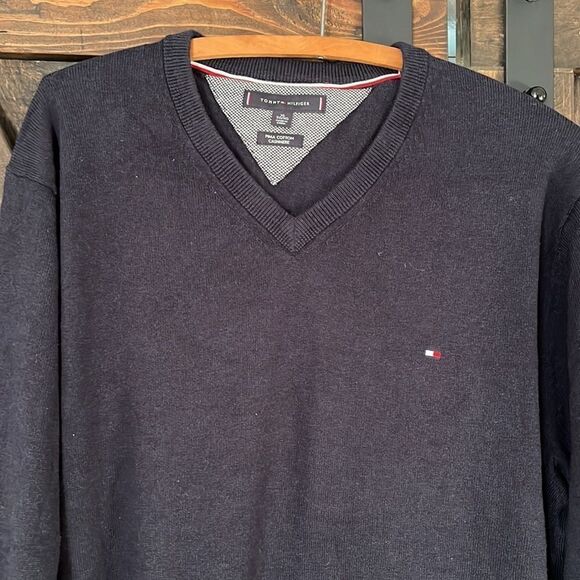 ⭐️Host Pick ⭐️Tommy Hilfiger V Neck Pima Cotton Cashmere sweater XL - Picture 4 of 9